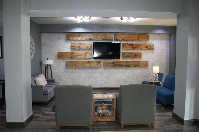 Отель Best Western Plus Lake Dallas Inn & Suites