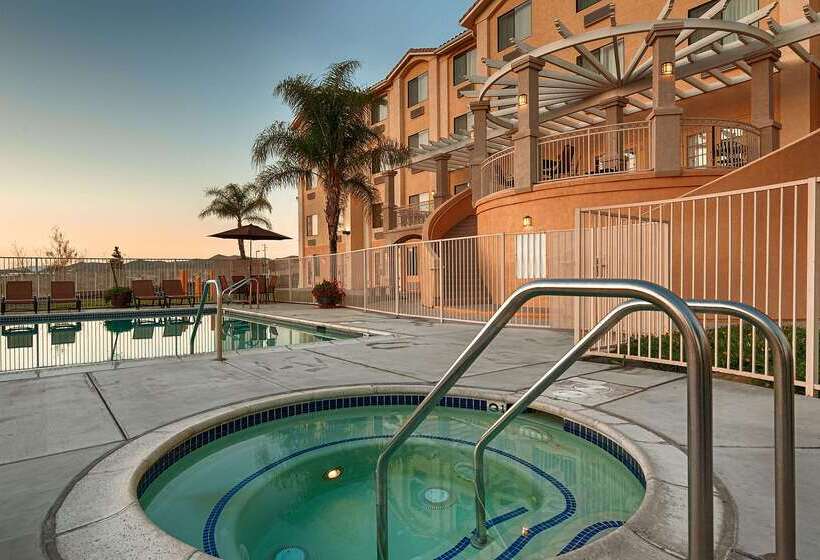 ホテル Best Western Plus Lake Elsinore Inn & Suites