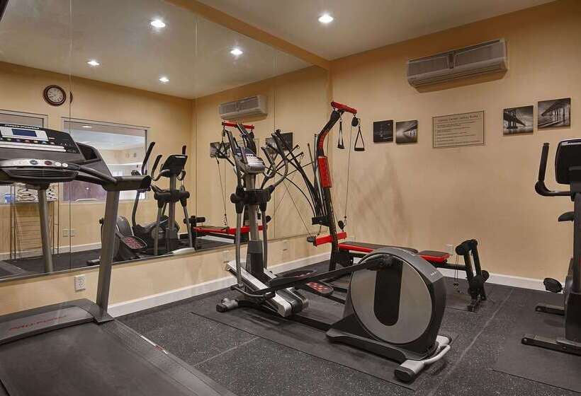 Отель Best Western Plus Manvel Inn & Suites