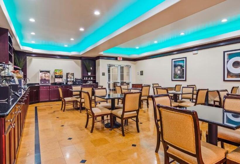 Отель Best Western Plus Manvel Inn & Suites