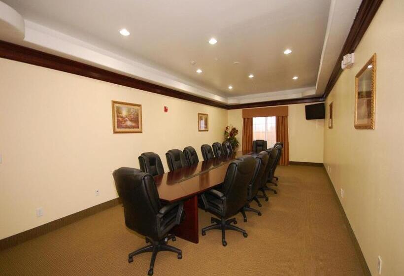 Отель Best Western Plus Manvel Inn & Suites