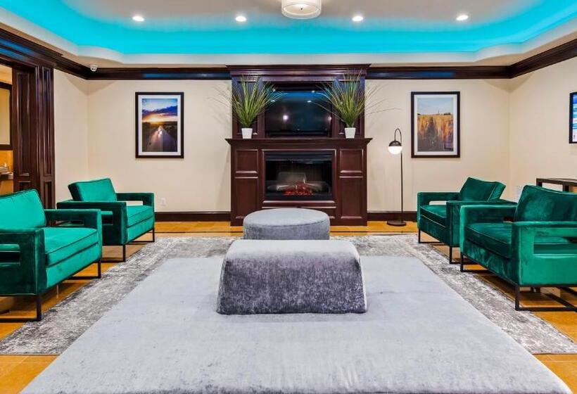 Отель Best Western Plus Manvel Inn & Suites