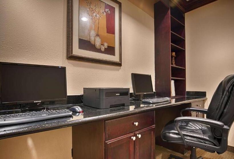 Отель Best Western Plus Manvel Inn & Suites