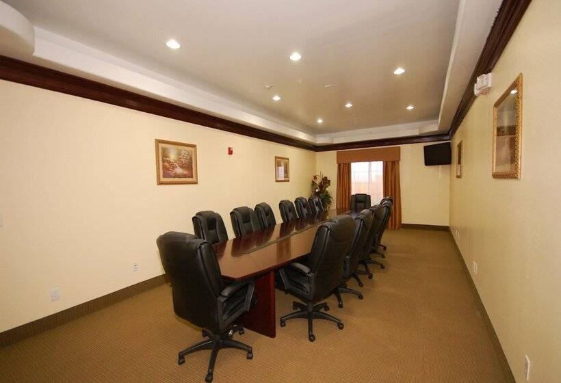 Отель Best Western Plus Manvel Inn & Suites