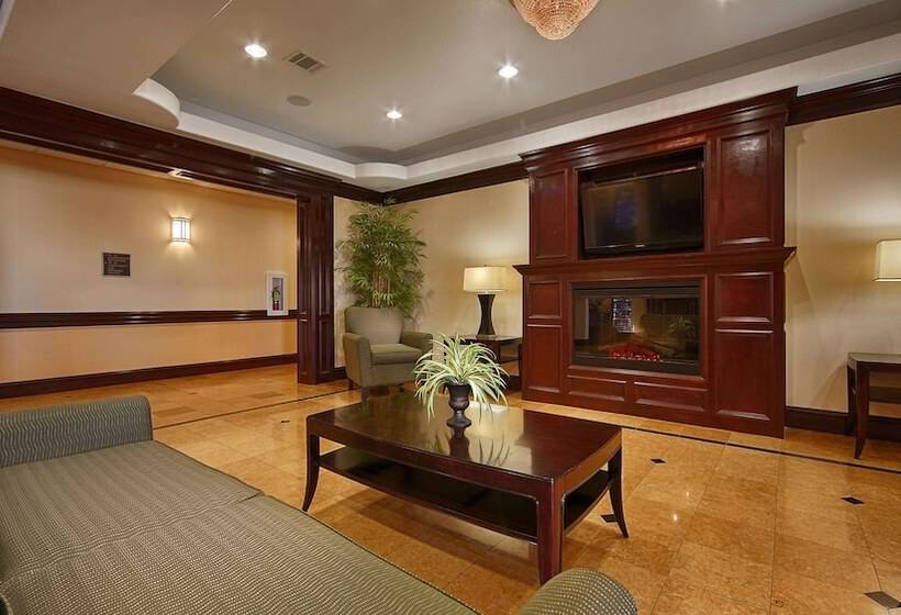 Отель Best Western Plus Manvel Inn & Suites