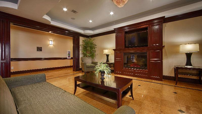 Отель Best Western Plus Manvel Inn & Suites
