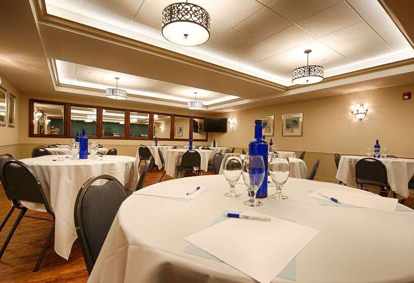 Отель Best Western Plus Mentor Cleveland Northeast