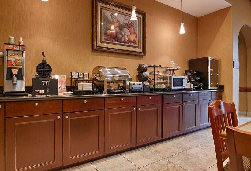 호텔 Best Western Plus New Caney Inn & Suites