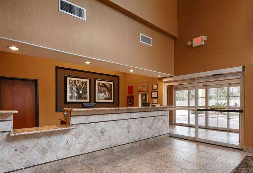 호텔 Best Western Plus New Caney Inn & Suites