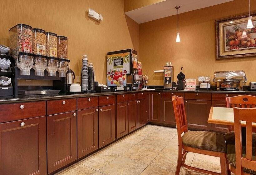 호텔 Best Western Plus New Caney Inn & Suites