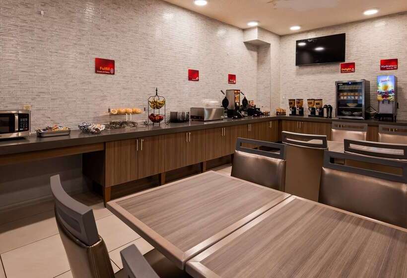 Отель Best Western Plus New Cumberland