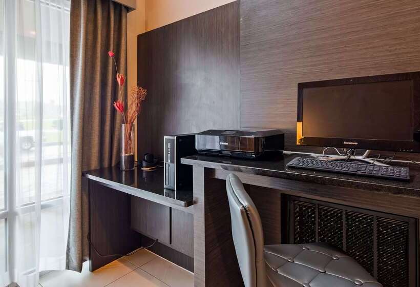 Отель Best Western Plus New Cumberland