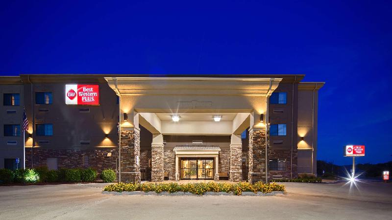 Отель Best Western Plus Red River Inn
