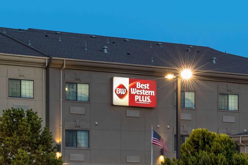 Отель Best Western Plus Red River Inn