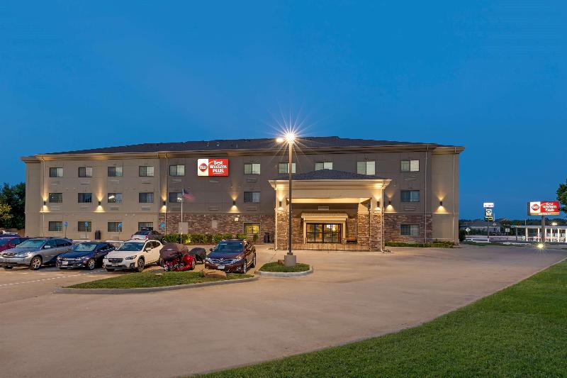 Отель Best Western Plus Red River Inn