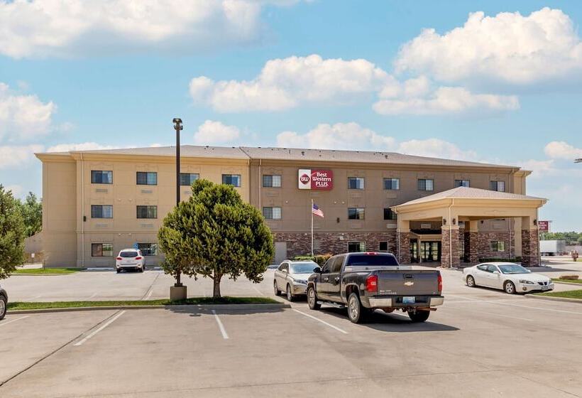 Отель Best Western Plus Red River Inn