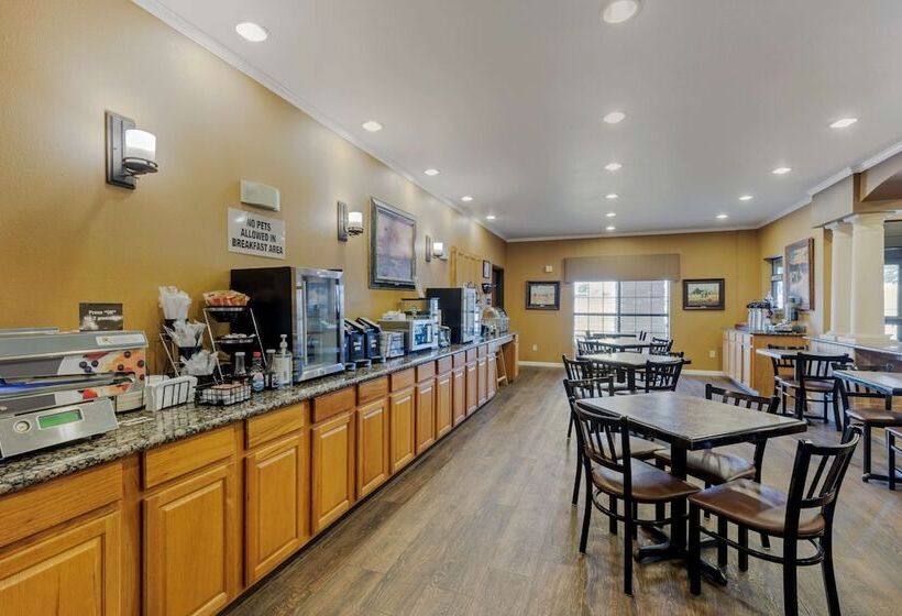 Отель Best Western Plus Red River Inn
