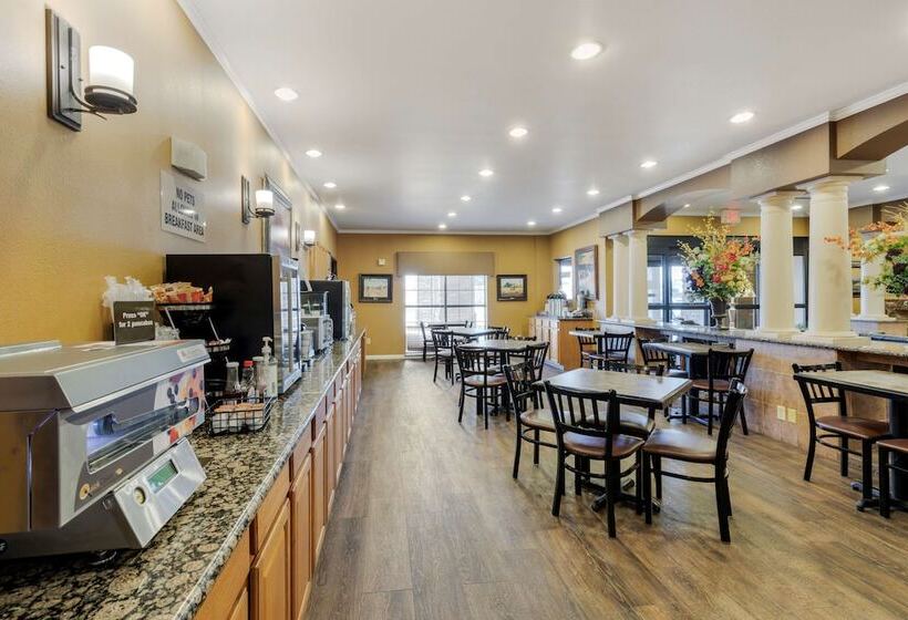 Отель Best Western Plus Red River Inn