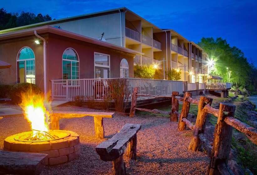 ホテル Best Western Plus River Escape Sylva / Dillsboro