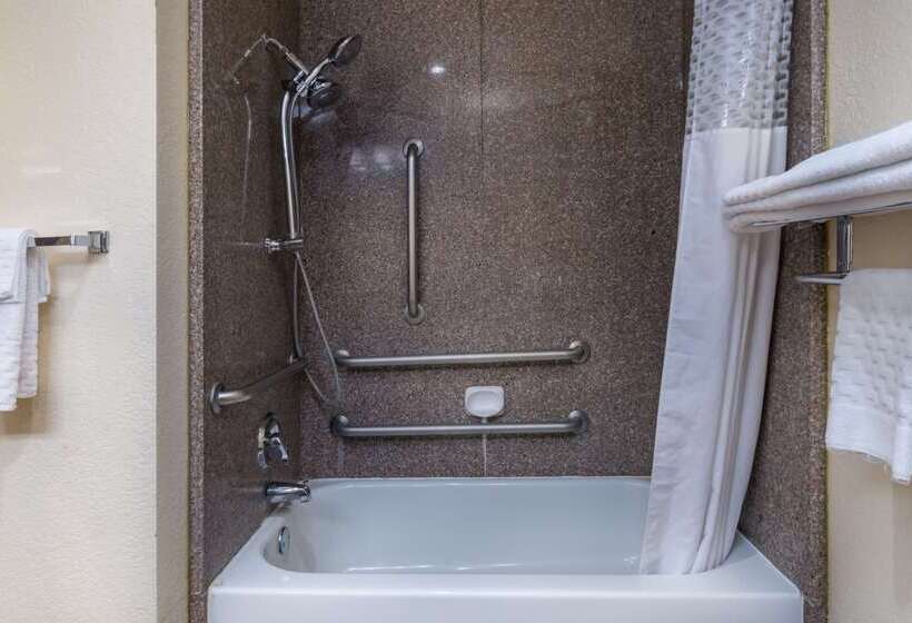 호텔 Best Western Plus Shamrock Inn & Suites