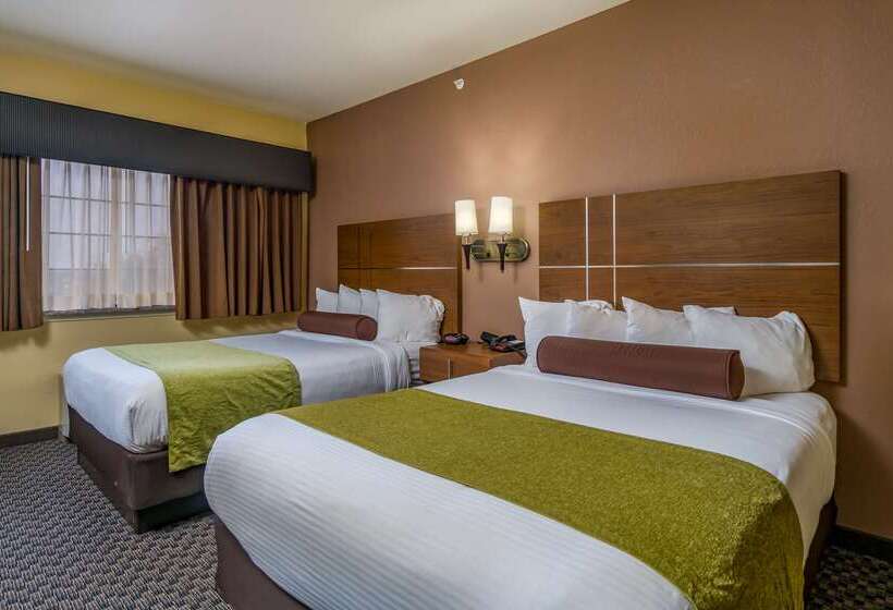 Отель Best Western Plus Shamrock Inn & Suites