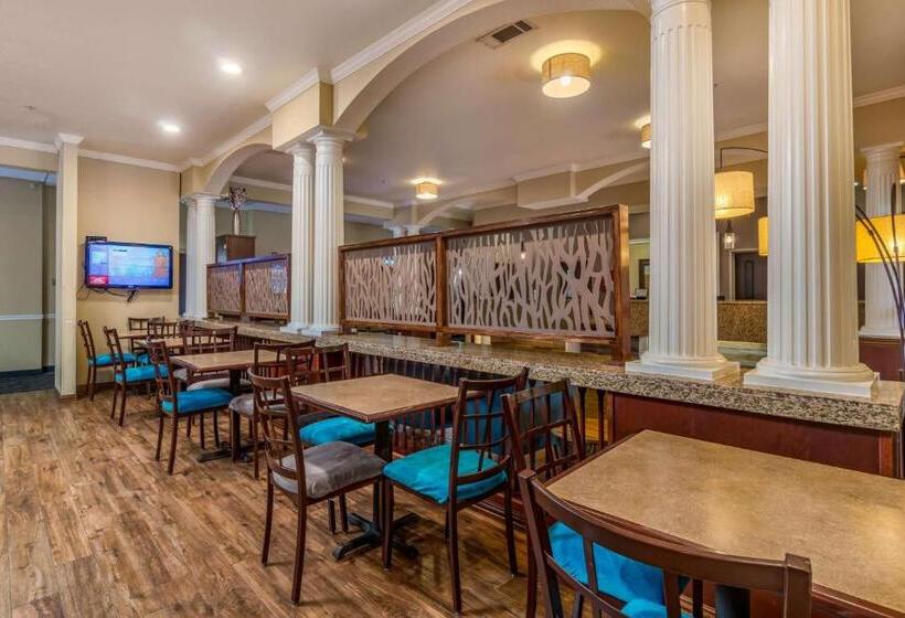 Отель Best Western Plus Shamrock Inn & Suites