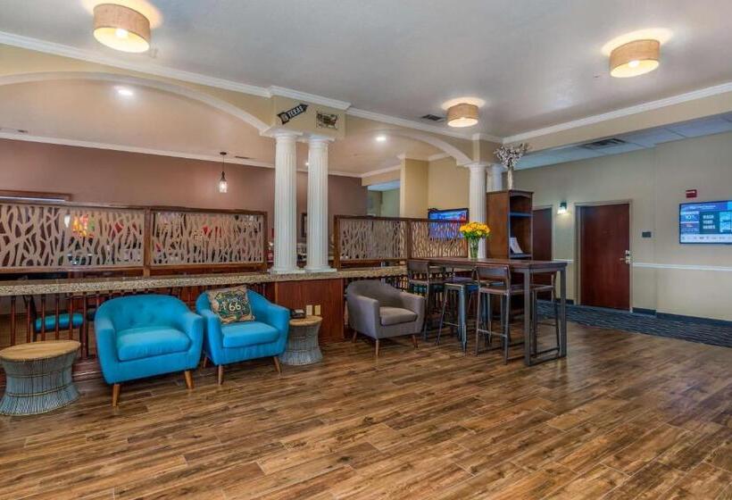 Отель Best Western Plus Shamrock Inn & Suites