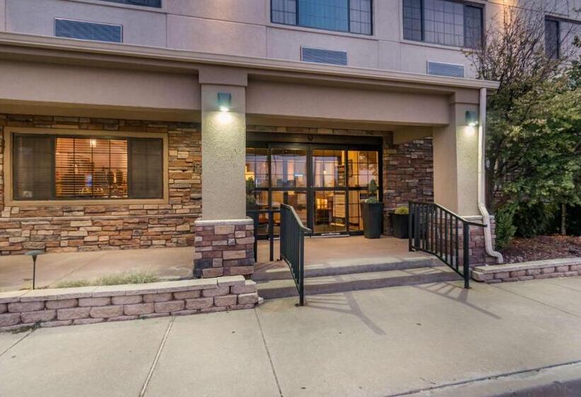 Отель Best Western Plus Shamrock Inn & Suites