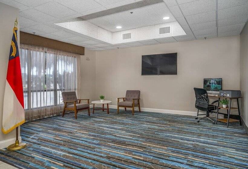 בית מלון כפרי Best Western Plus Silver Creek Inn