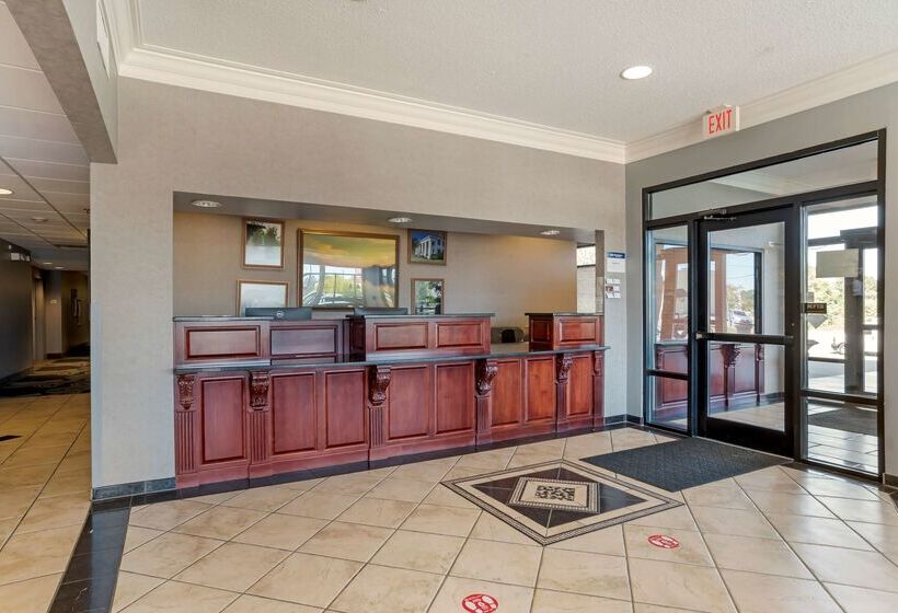 Best Western Plus Two Rivers Hotel & Suites