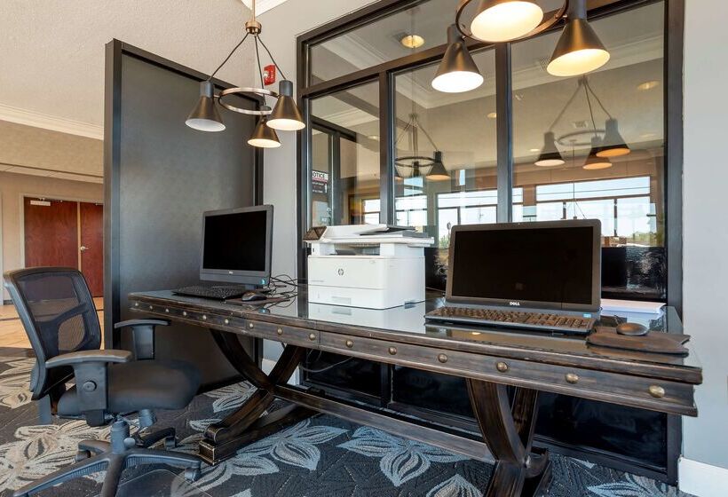 Best Western Plus Two Rivers Hotel & Suites