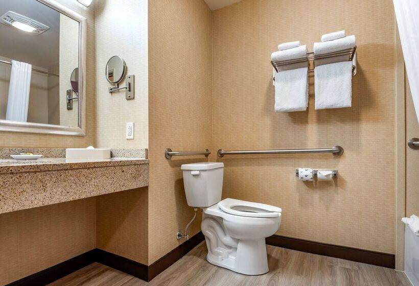 호텔 Best Western Plus Victor Inn & Suites