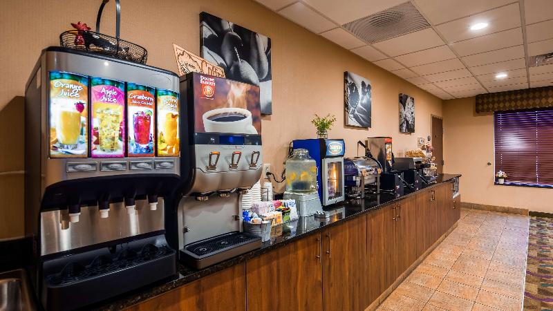 호텔 Best Western Plus Victor Inn & Suites