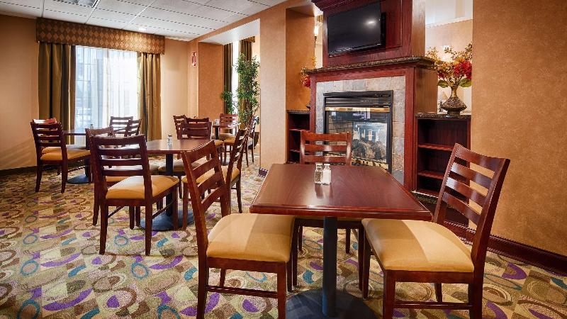호텔 Best Western Plus Victor Inn & Suites