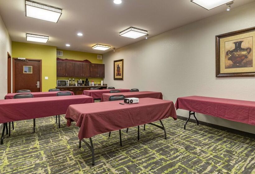 Отель Best Western Plus Victoria Inn & Suites