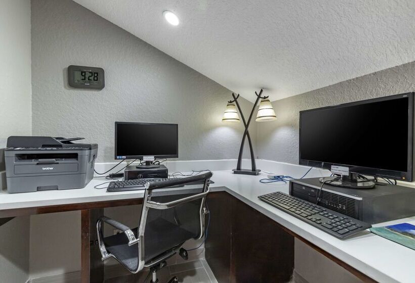 Отель Best Western Plus Victoria Inn & Suites