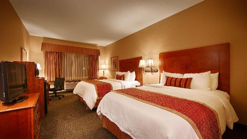 Отель Best Western Plus Victoria Inn & Suites