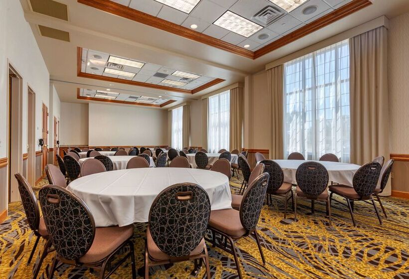 Best Western Premier Bridgewood Hotel Resort