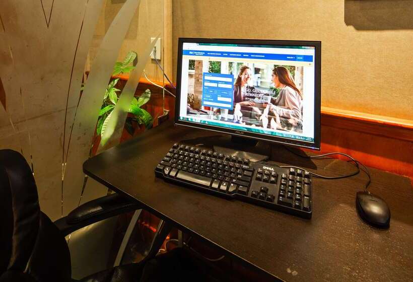 فندق Best Western Queens Court