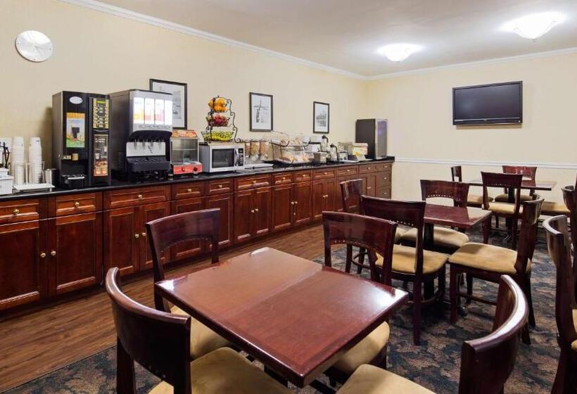 فندق Best Western Queens Court