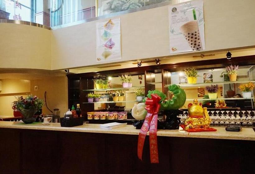 فندق Best Western Queens Court