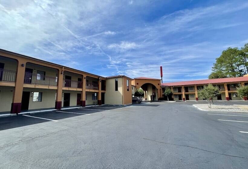 בית מלון כפרי Red Roof Inn & Suites Jackson   Richland