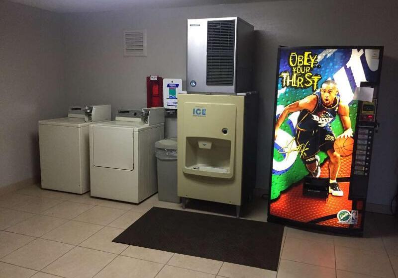 فندق Red Roof Inn & Suites Jackson   Richland