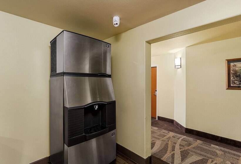 ホテル Best Western Rose Quartz Inn