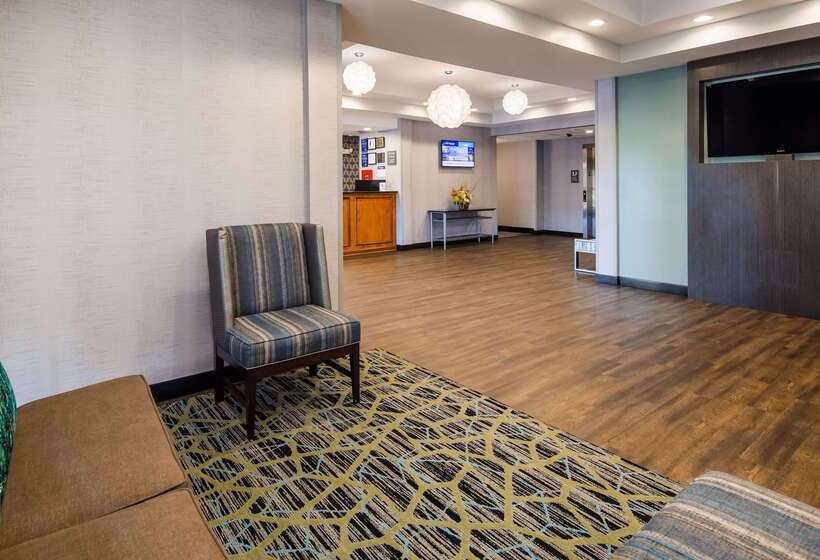 Отель Spark By Hilton Smithfield I 95