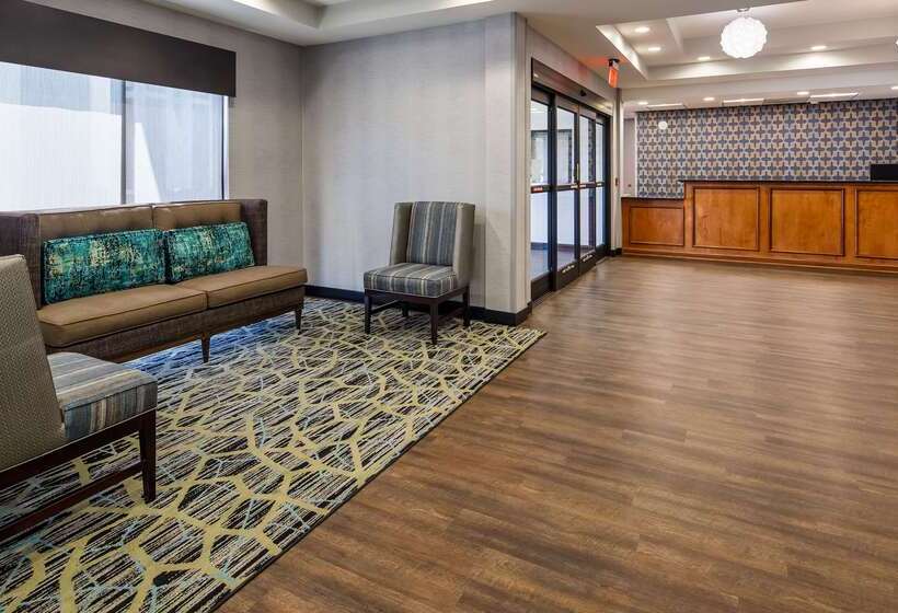 Отель Spark By Hilton Smithfield I 95