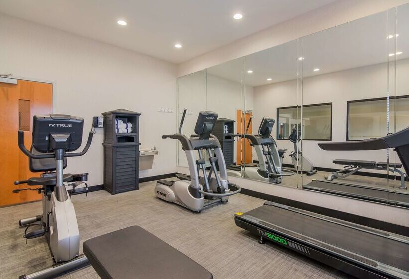 בית מלון כפרי Spark By Hilton Smithfield I 95