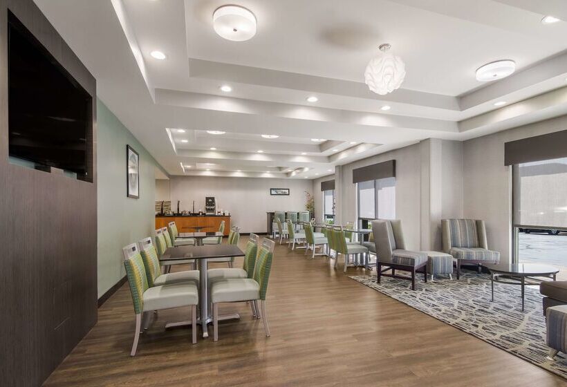 Отель Spark By Hilton Smithfield I 95