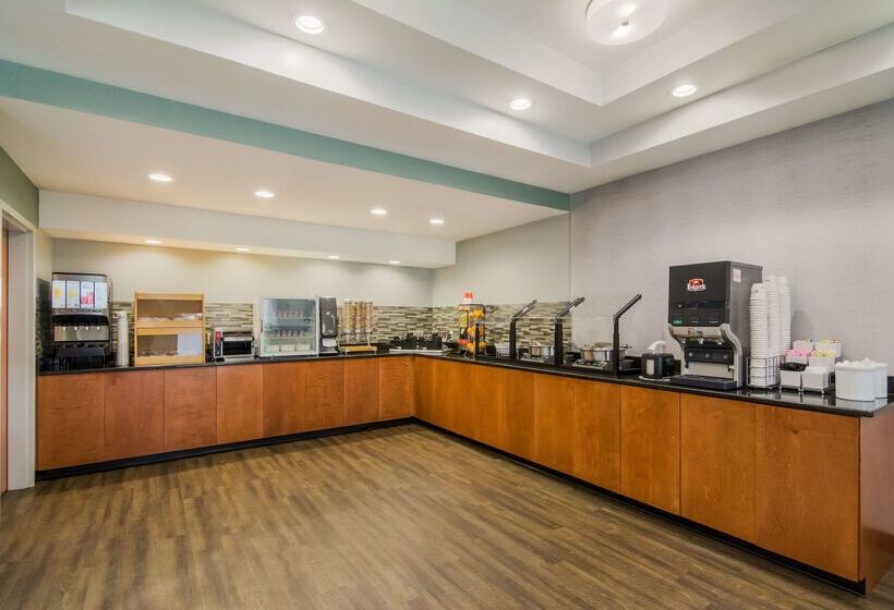 בית מלון כפרי Spark By Hilton Smithfield I 95