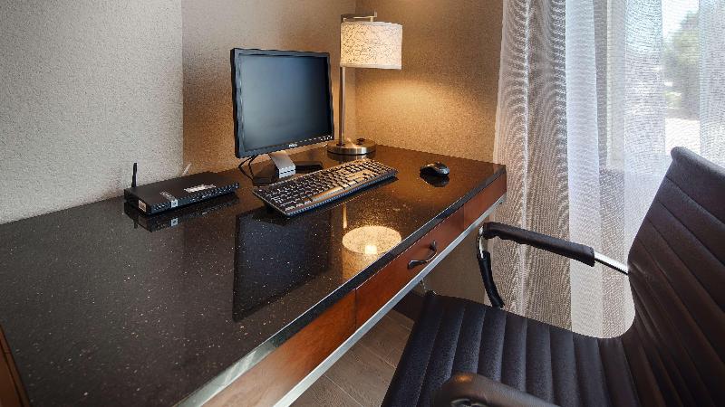 호텔 Best Western South Plains Inn & Suites